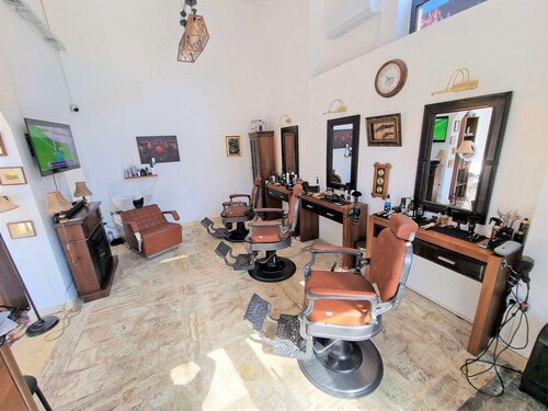 Bro's Barbershop (5)