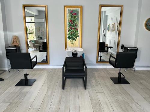 MADAME NAILS BOUTIQUE - Cluj